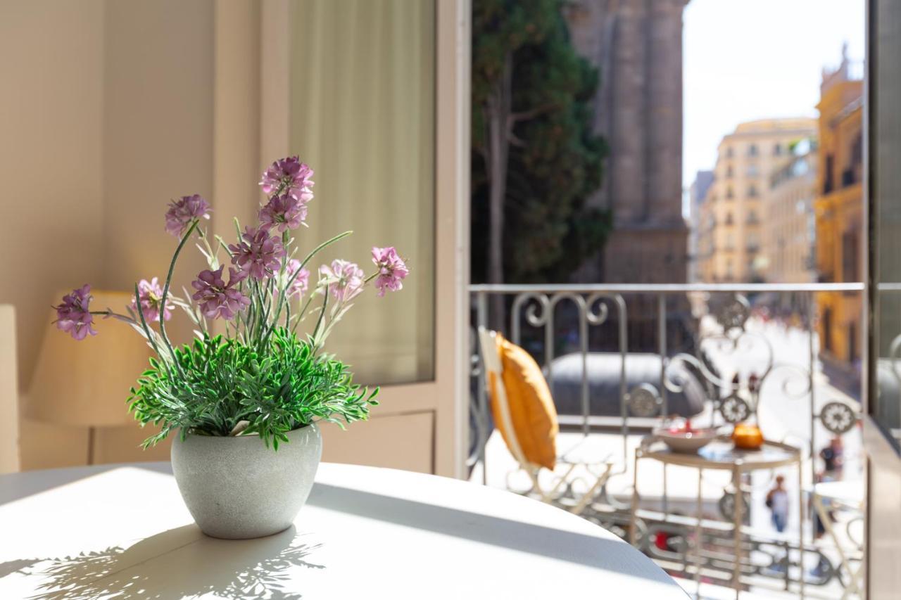Luminoso apartamento de dos habitaciones con vistas a las Catedral Málaga Exterior foto
